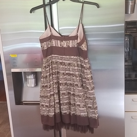 💕BCBGMaxAzria💕 V-neck Cocktail Dress - Picture 2 of 10